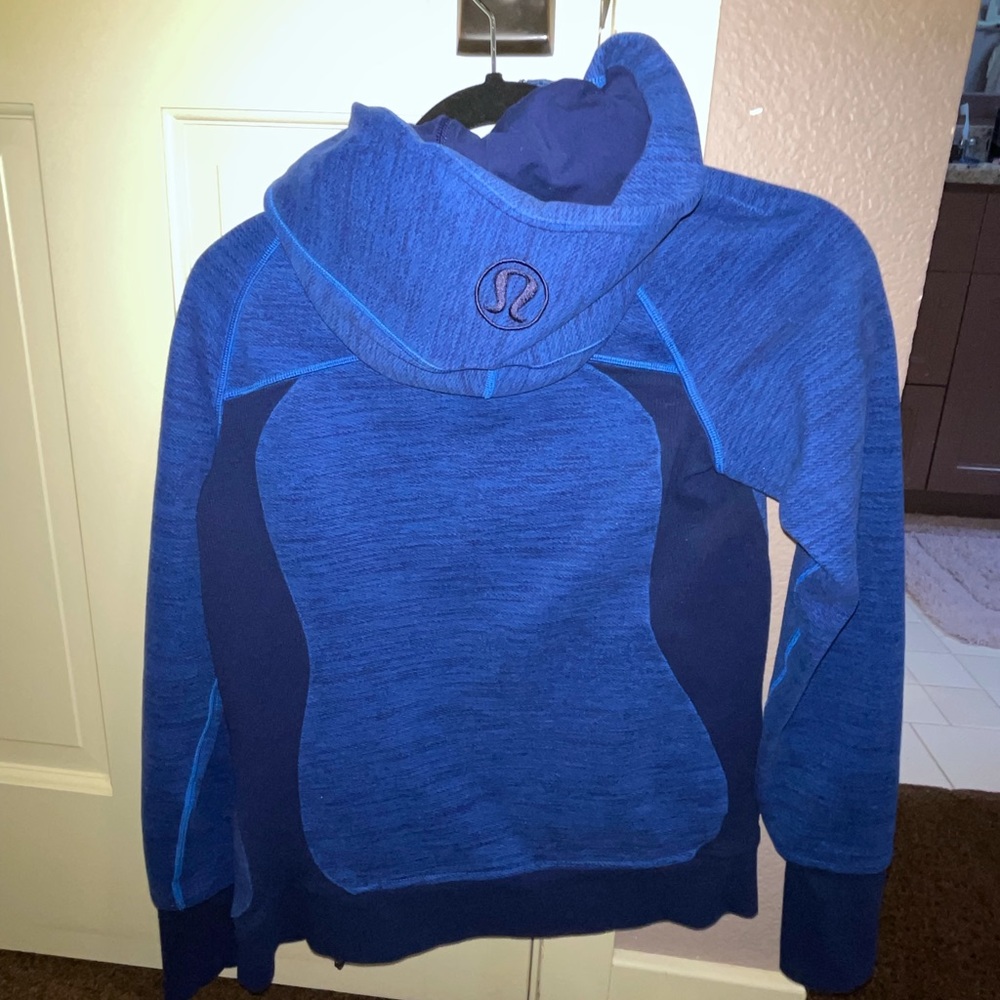 Lululemon zip up - Picture 3 of 4
